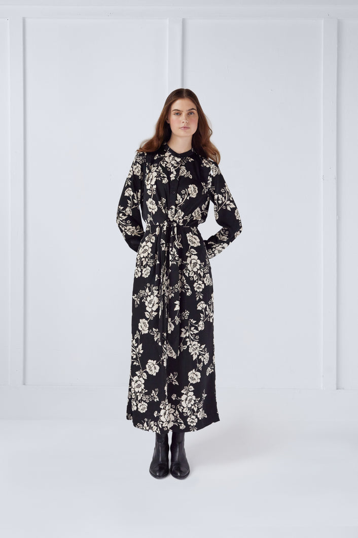 Lisa Dress in Flowers on Black #8298BFB